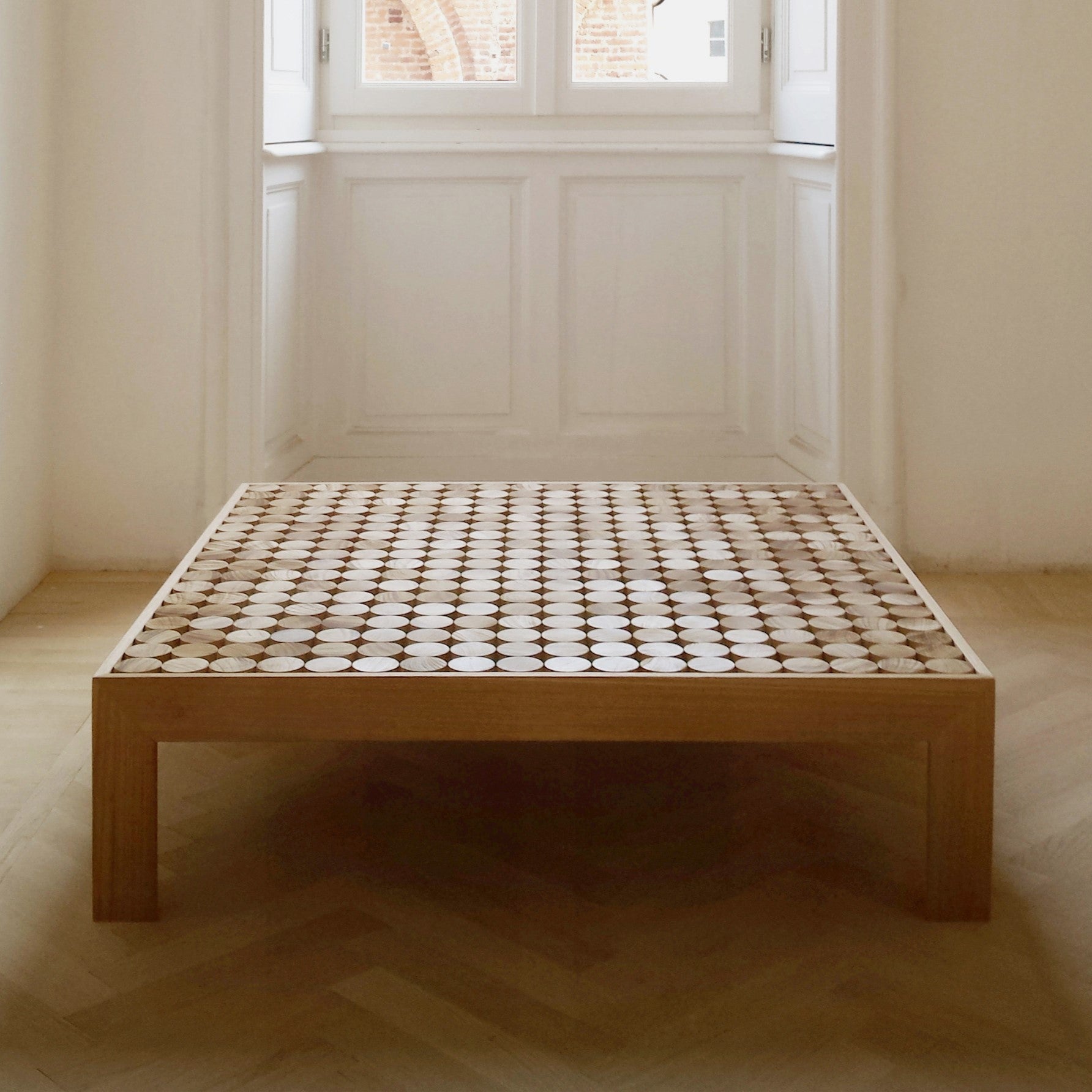 Wooden coffee table | Sofia