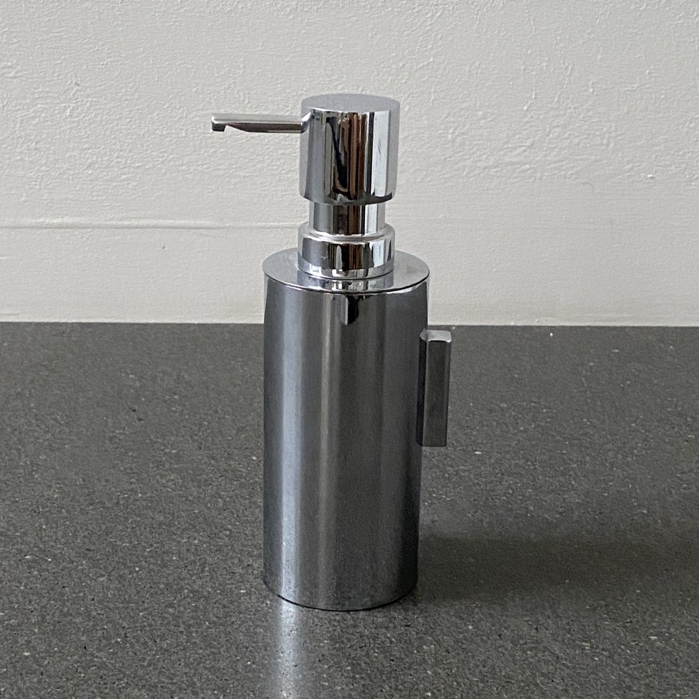 wall-mounted liquid soap dispenser | Deep