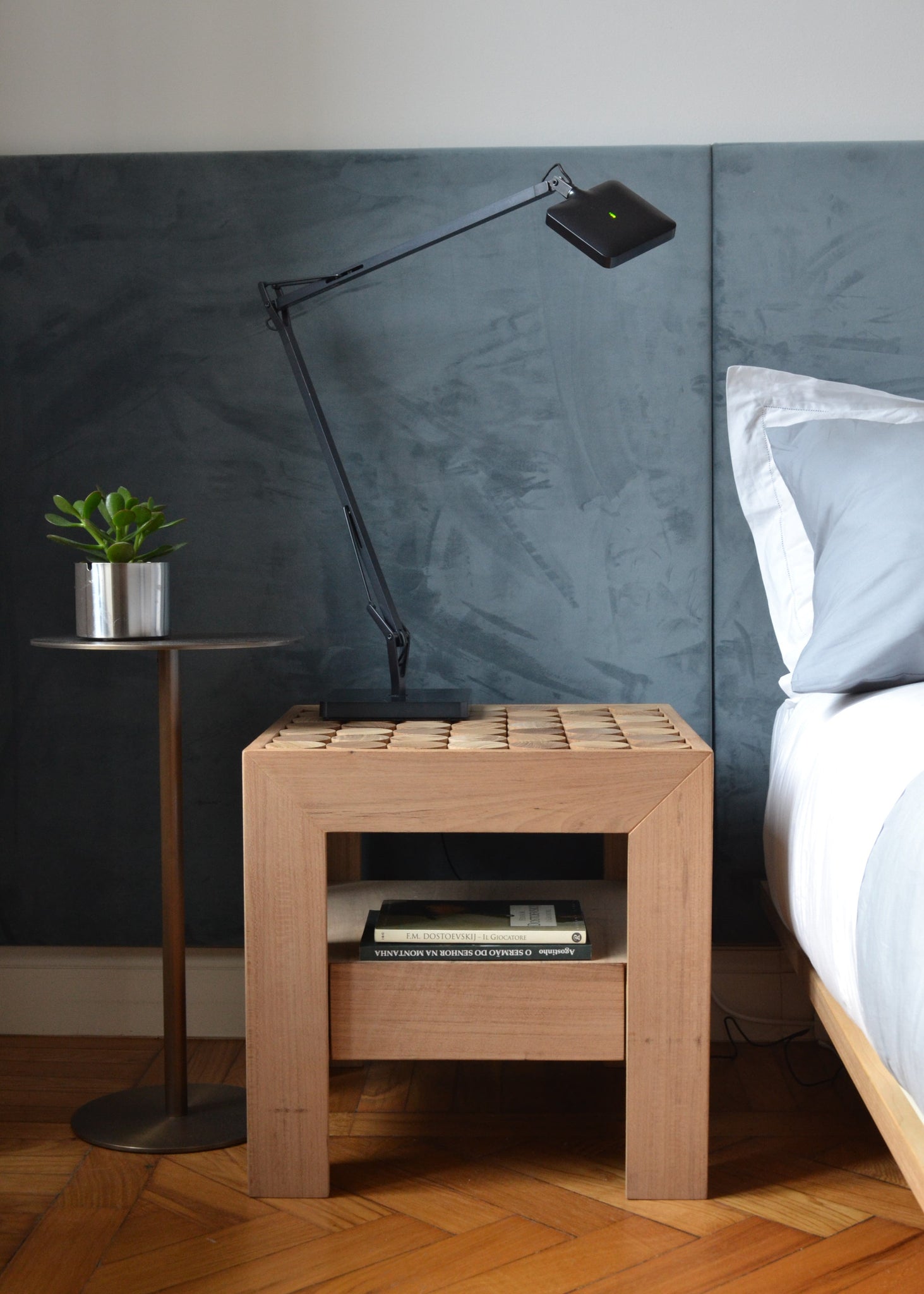 Comodino - Wood Bedside table / Nightstand | Sofia