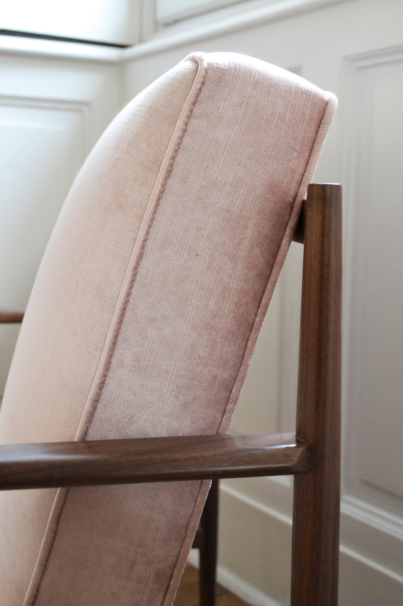Pink Velvet and Walnut Armchair | Gaia