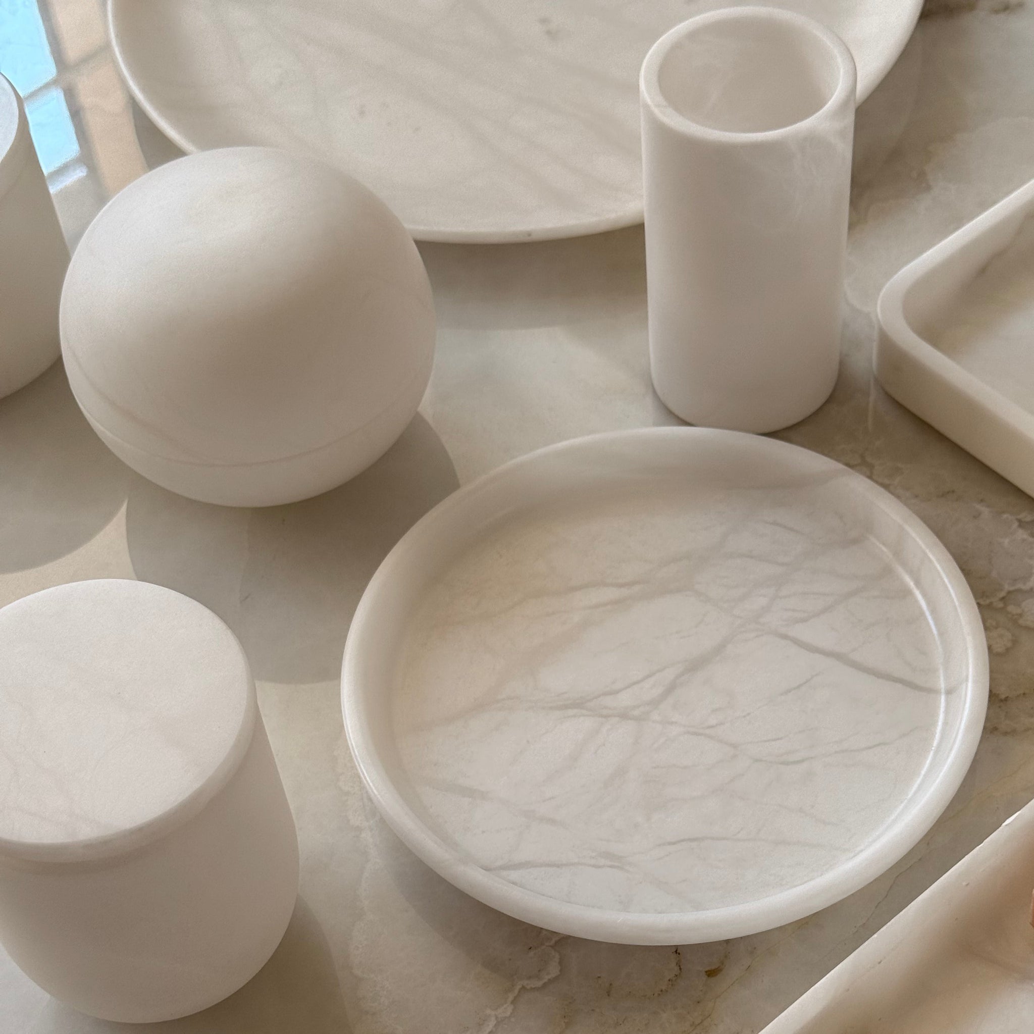 alabaster round tumbler / portaspazzolini tondo